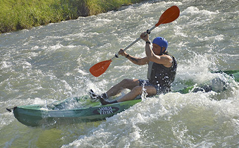 Kayak en río Atuel